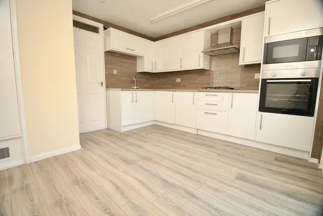 Photo 3 — Hornbeam Road, Cumbernauld, G67 3NG