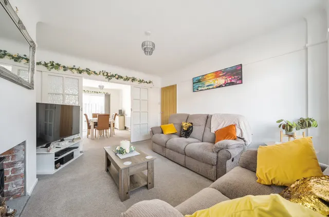 Kinross Crescent, Drayton, PO6, photo 3