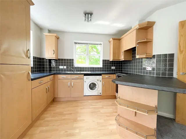 Hopkinson Close, Uppermill, OL3, photo 2