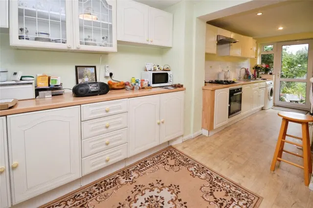with 3 bedrooms in Bishop's Stortford, CM23, photo 3