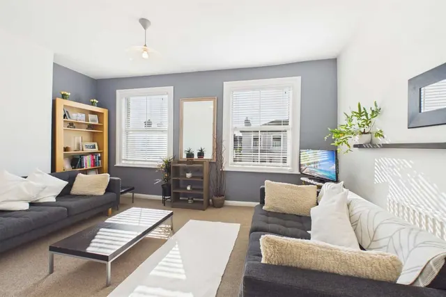 Photo 2 — Colliers Wood, London, SW17 9DN