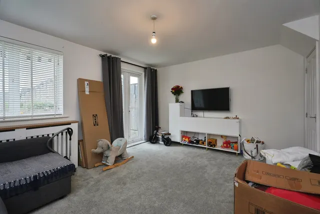 Park Lane, Bradford, BD5, photo 3