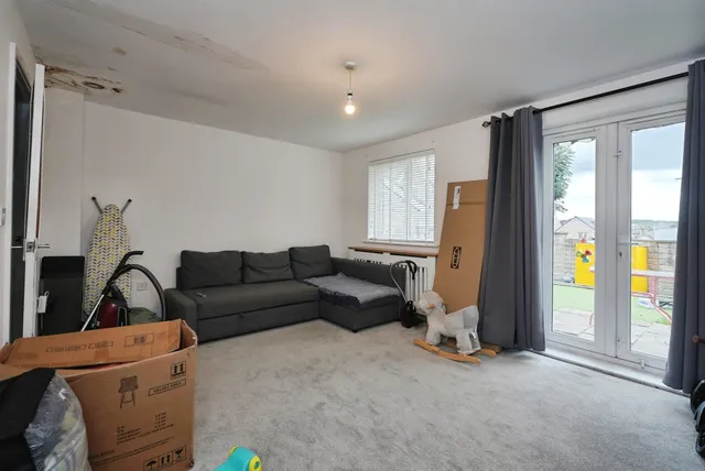 Park Lane, Bradford, BD5, photo 2