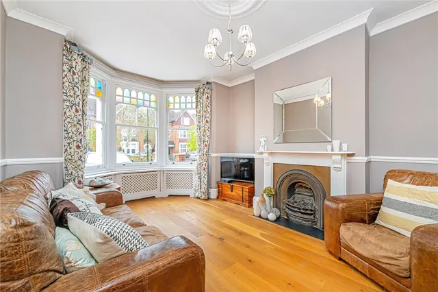 Photo 3 — Wellington Road, Hampton Hill, TW12 1JT