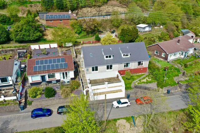 Farm Road, Crumlin, NP11, photo 1