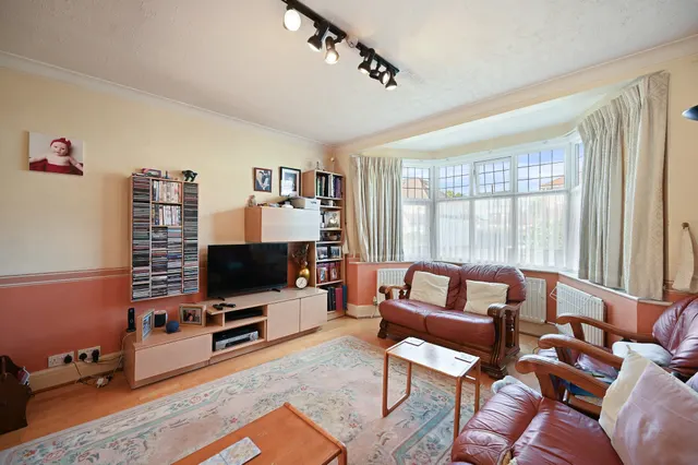 Woodberry Avenue, Harrow, HA2, photo 2