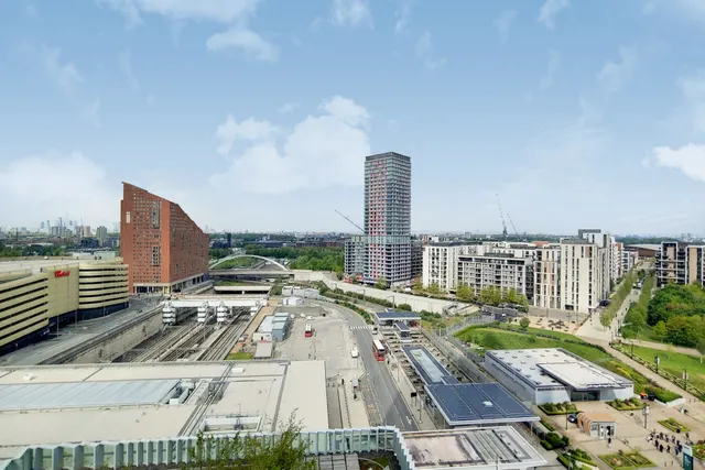 Photo 3 — Apartment 1209, Manhattan Loft Apartments, 20 International Way, London