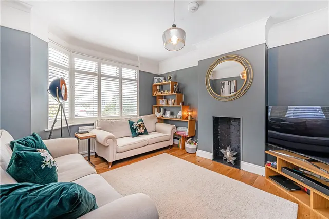 Photo 3 — Heatham Park, Twickenham, TW2 7SF