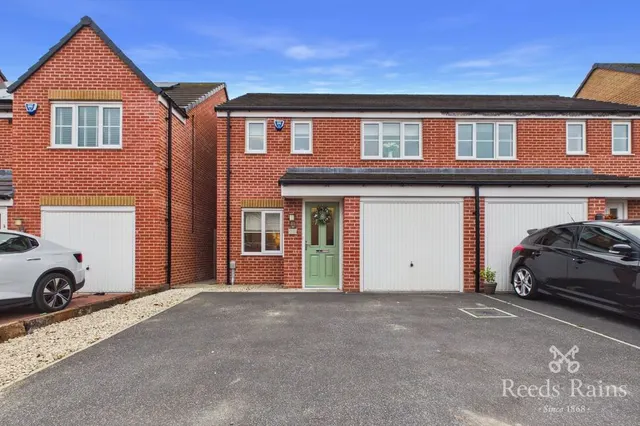 Taylor Road, Castleford, WF10, photo 1