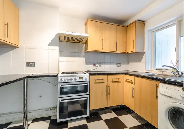 Photo 3 — 4 Grove House, 5a Blackheath Grove, London