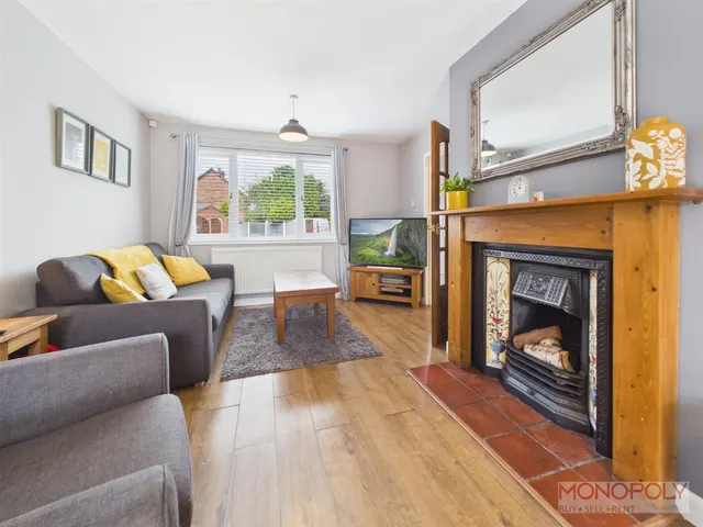 Chestnut Close, Gresford, LL12, photo 2