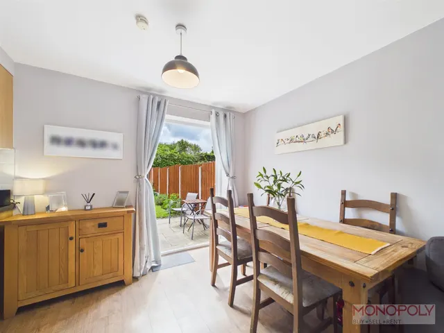 Chestnut Close, Gresford, LL12, photo 3