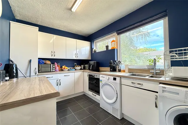 Photo 3 — Wordsworth, Bracknell, Berkshire, RG12 8YF