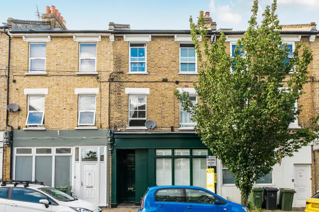 Photo 3 — Flat C, 21 Santley Street, London, London, SW4 7QF