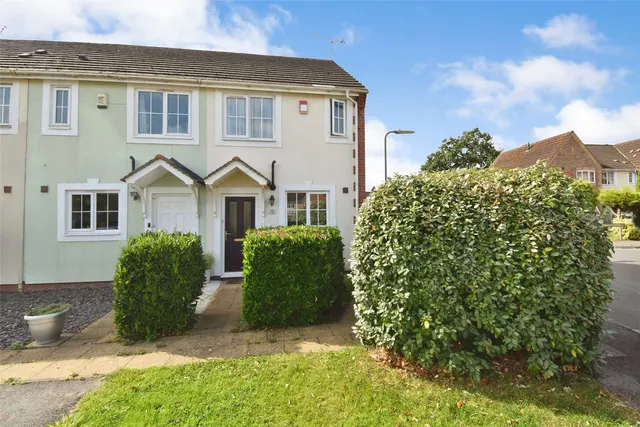 Thirsk Court, Aldershot, Hampshire, GU12 4HF, photo 1