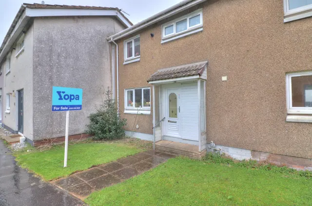 Blades Court, Glasgow, G69, photo 1