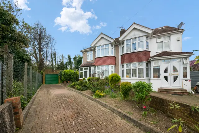 Lyndhurst Avenue, Southall, UB1 3DU, photo 1