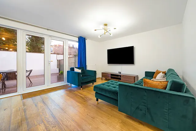 Stane Grove, Clapham North, SW9, photo 1