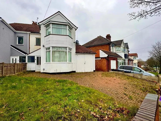 3 bedroom house — Elmbridge Road, Kingstanding, Birmingham