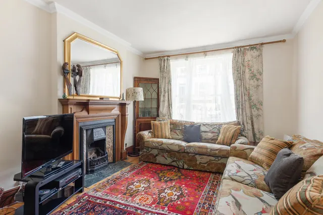 Raynham Road, London, W6, photo 2