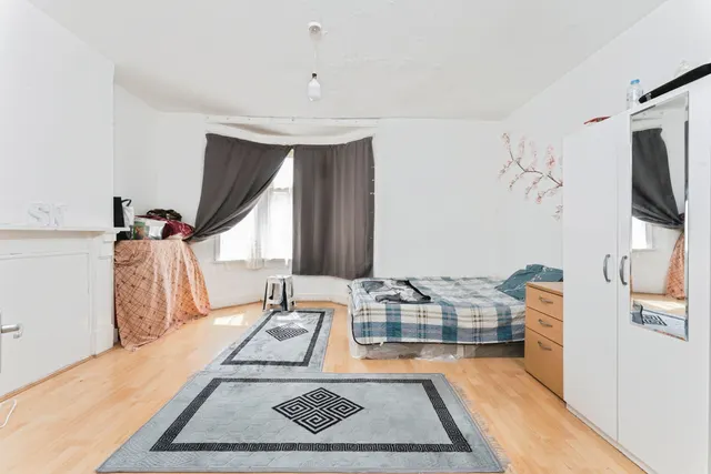 Sherrard Road, London, E7, photo 3