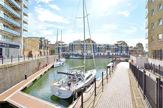 Basin Approach, London, E14, photo 2