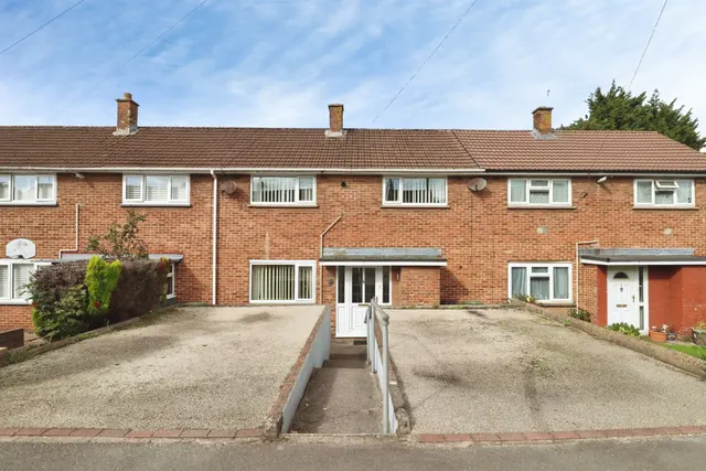 3 bedroom house, Llanrumney Avenue, Cardiff, CF3