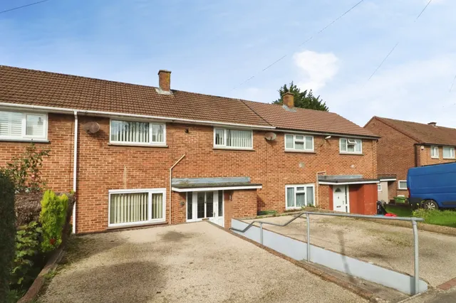 Llanrumney Avenue, Cardiff, CF3, photo 2