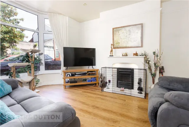 Moreton Street, Chadderton, OL9, photo 2