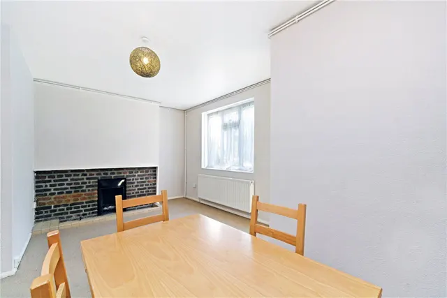 Photo 3 — Windlesham Grove, Southfields, London, SW19
