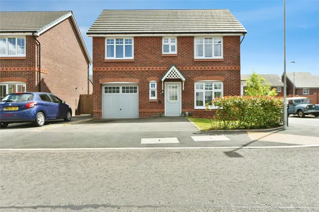 Hadrians Turn, Blackburn, Lancashire, BB2, photo 1