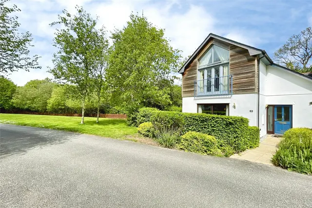 The Valley, Carnon Downs, TR3, photo 1