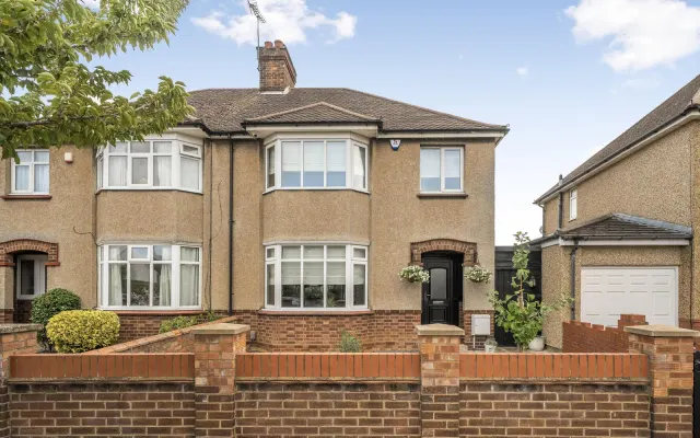 Phillpotts Avenue, Bedford, photo 1
