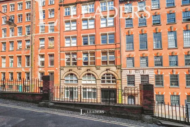 Hollowstone, Nottingham, NG1, photo 1