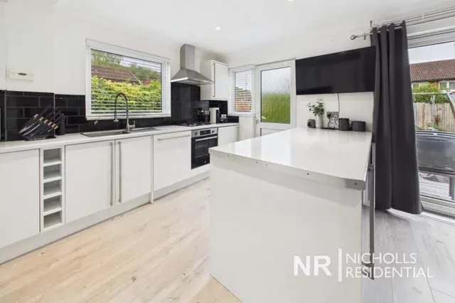 Jersey Road, Crawley, RH11, photo 3
