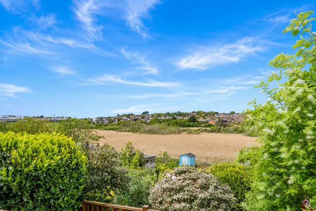 Bexleigh Avenue, St Leonards-on-sea, photo 2