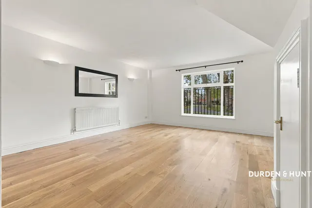 St. Matthew's Row, London, E2, photo 3