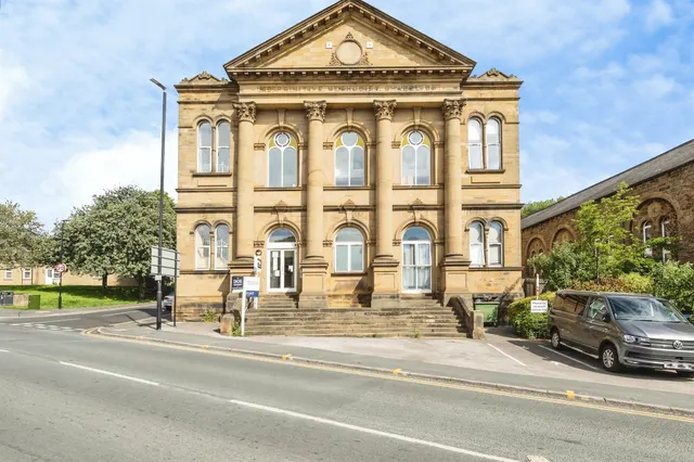 Fountain Street, Morley, Leeds, photo 1