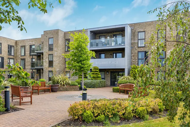 Greenwood Way, Didcot, photo 1