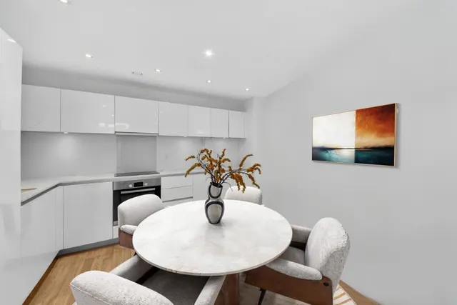 Goodchild Road, N4, photo 1