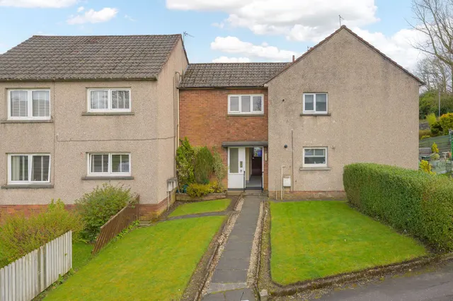 Auchenlodment Road, Johnstone, photo 1