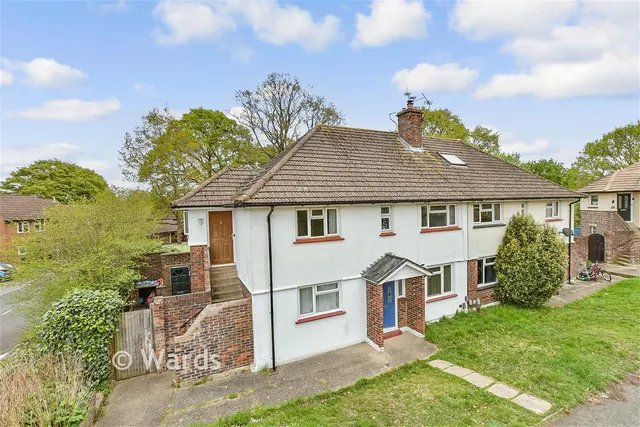 Duchess Of Kent Drive, Lords Wood, ME5, photo 1