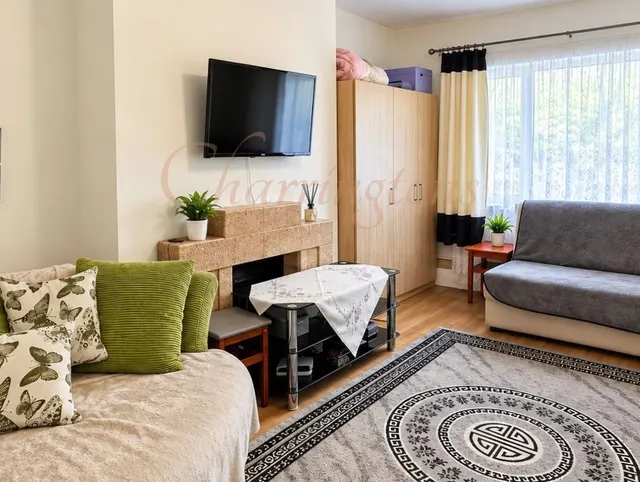 Spacious Four Bedroom Family Home in, photo 2
