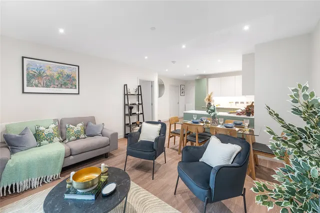Randalls Way, Leatherhead, Surrey, KT22, photo 1