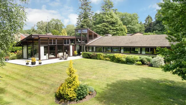 Squirrel Walk, Little Aston, B74, photo 1