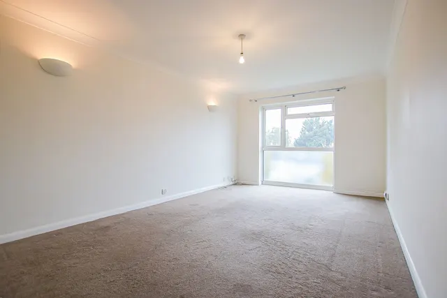 Maldon Road, Wallington, photo 3