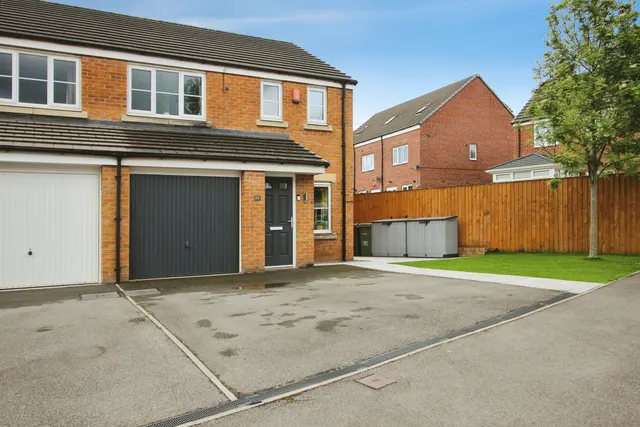 Marsden Avenue, Ossett, WF5, photo 1
