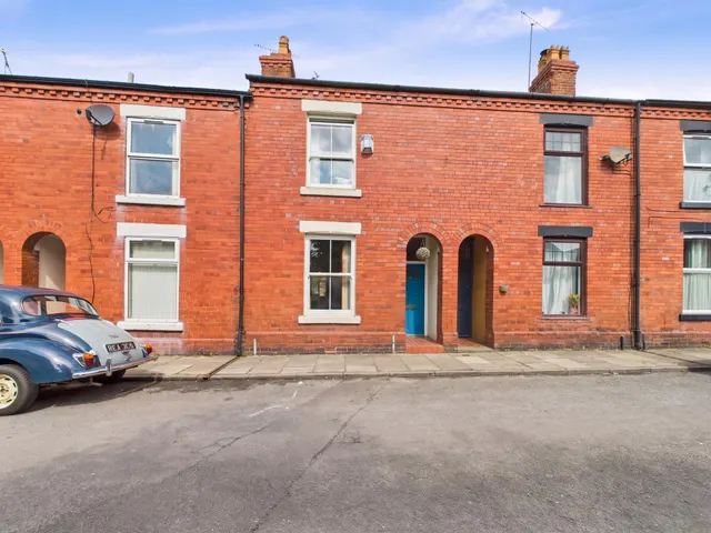 Catherine Street, Chester, CH1, photo 1