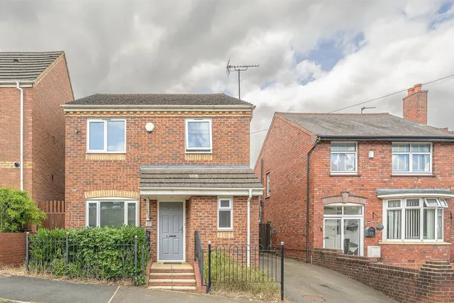 Furlong Lane, Halesowen, B63 2TH, photo 1