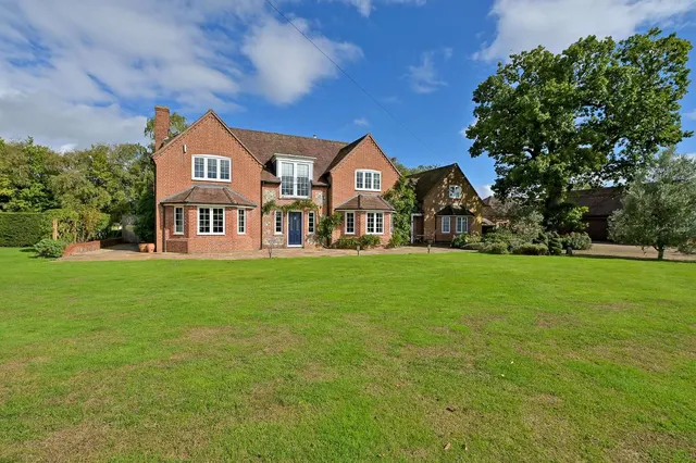 Southend, Henley-on-Thames, RG9, photo 1